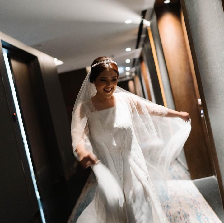 <p>Selamat untuk Tina Toon dan suami. Kita doakan, semoga pernikahan mereka dilimpahi kebahagiaan, langgeng, dan keberkahan ya, Bunda. (Foto: Instagram @tinatoon101)</p>
