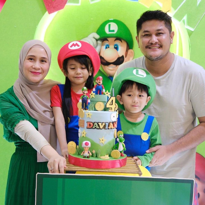 <p>Kebahagiaan tengah menyelimuti keluarga Ryana Dea. Anak keduanya, Davian Rafaeyza Redi baru saja berulang tahun. (Foto: Instagram @ryana_dea)</p>