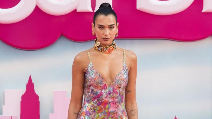 LONDON, UNITED KINGDOM - JULY 12: Dua Lipa attends the European premiere of 'Barbie' at the Cineworld Leicester Square in London, United Kingdom on July 12, 2023. (Photo by Wiktor Szymanowicz/Anadolu Agency via Getty Images)