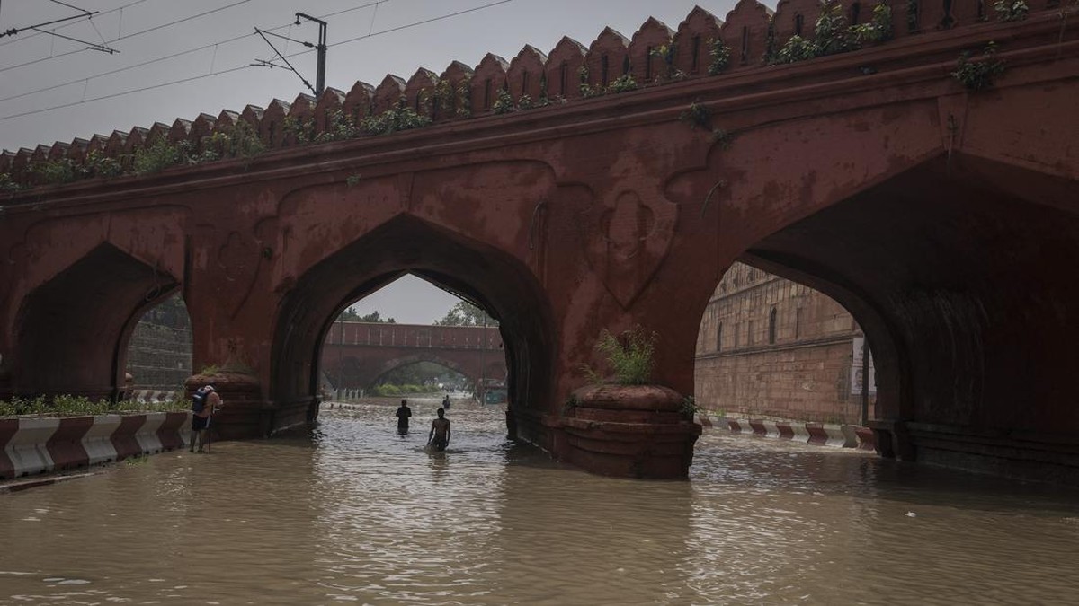 FOTO: Darurat Banjir di Ibu Kota India, Sampai Tutup Sekolah-Kantor