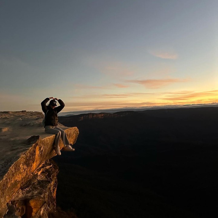 <p>Diketahui, tempat yang dikunjungi Jennie BLACKPINK merupakan Lincoln's Rock Bunda. Ini sebuah spot di Blue Mountains, Sydney, yang menyajikan panorama. (Foto: Instagram @jennierubyjane)<br /><br /><br /></p>