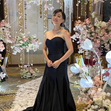 Bantah Tudingan Suka Sesama Jenis, Leony Pamer Pacar Bule