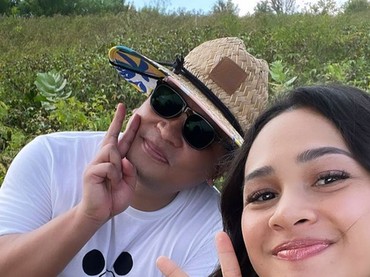 img-title MUA Adi Adrian Meninggal Dunia, Andien Kenang Momen saat Dirias