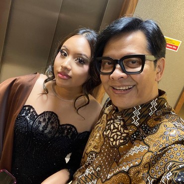 Sempat Dijodohkan dengan El Rumi, Anak Armand Maulana Lulus Kuliah di Inggris