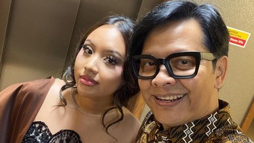 Sempat Dijodohkan dengan El Rumi, Anak Armand Maulana Lulus Kuliah di Inggris