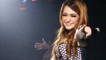 img-title Bukan DJ, Ini Pekerjaan Baru Nathalie Holscher Usai Lepas Hijab