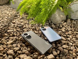 Desain Ramping & Ringan, OPPO Reno10 Series 5G Bikin Nyaman di Genggaman