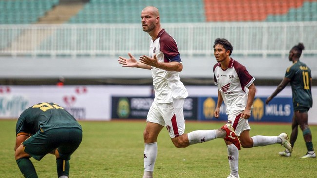 PSM Makassar berhasil meraih kemenangan pertamanya di Liga 1 2023/2024 setelah mengalahkan tuan rumah Persikabo 1973 dengan skor 1-0.