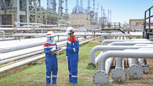PT Kilang Pertamina Internasional berinisiatif mengembangkan Green Refinery dalam pengolahan bahan bakar untuk mendukung pencapaian target NZE 2060.