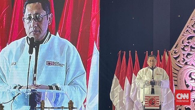 Anas Urbaningrum terpilih secara aklamasi sebagai Ketua Umum Partai Kebangkitan Nusantara (PKN).