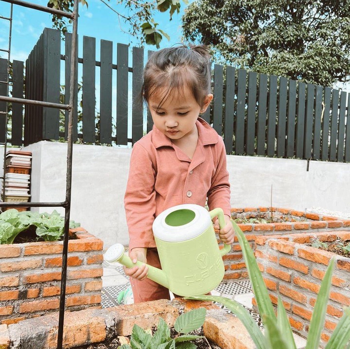 <p>Beberapa waktu lalu, sang Bunda, Eriska, sempat mengungkapkan kondisi Zz yang mengidap autis. Kondisi ini diketahui olehnya dan sang suami ketika Zz berusia 1 tahun 8 bulan. (Foto: Instagram: @eriskanakesya)</p>