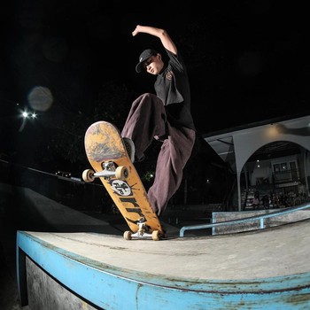 Selebrasi Penuh Haru, Atlet Skateboard Basral Graito Raih Medali Emas di SEA Games 2025