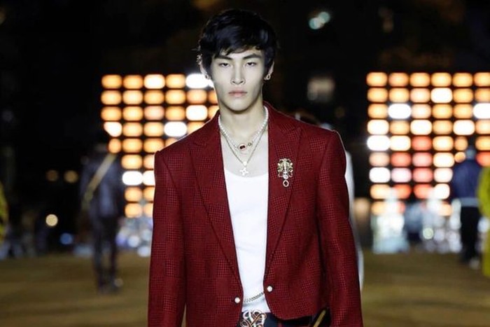 Sung Minseo juga sudah berjalan di runway untuk brand mewah seperti Louis Vuitton hingga Armani./ foto: instagram.com/minseo3327