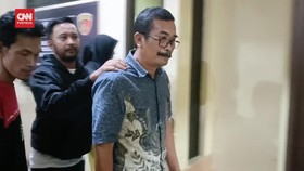 VIDEO: Tilep Bantuan Siswa Miskin, Polisi Tangkap Kepala Sekolah SMA