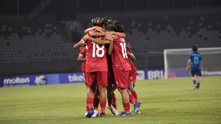 Timnas putri Indonesia U-19 melawan Timnas putri Thailand U-19. (Dok. PSSI)