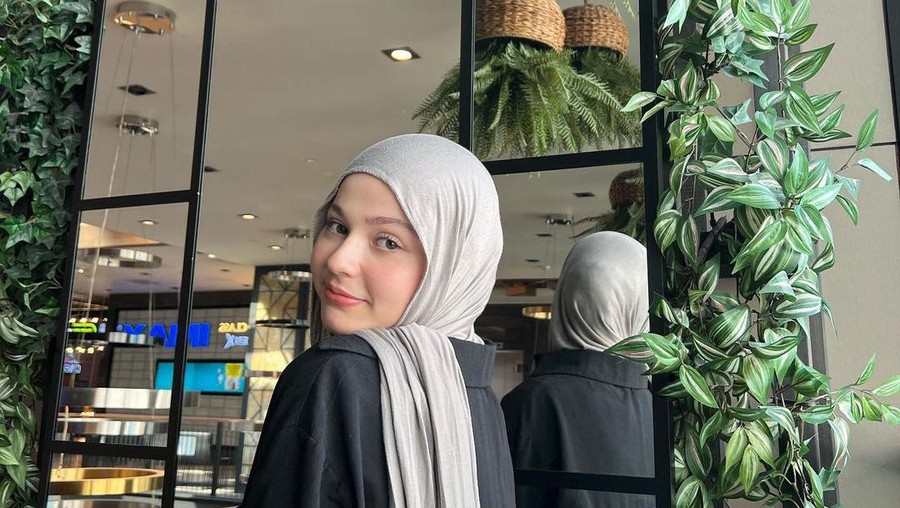 YouTuber Fiki Naki dikabarkan bakal menikah dengan gadis asal Turki Tugba Kiara. Seperti ini sosok Tugba yang ceria.