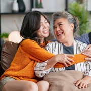 5 Rahasia Panjang Umur ala Orang Jepang, Salah Satunya Rajin Tersenyum