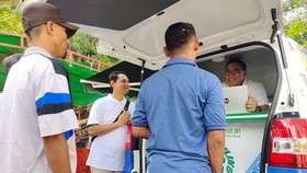 Ketua Dewan Pengawas BPJS Kesehatan Layani Peserta JKN di Sumba Timur