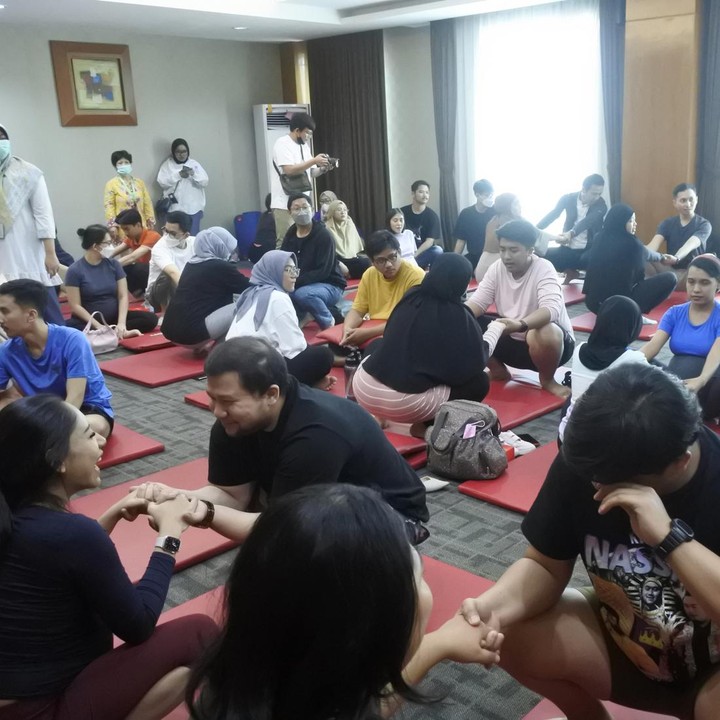 <p>Selain <em>talkshow</em> dan kelas olahraga untuk ibu hamil, Bumil Time juga membagikan hadiah berupa uang tunai dan logam mulia diakhir acara, lho, Bunda. (Foto: Tim HaiBunda)</p>