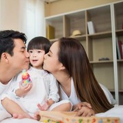 6 Hal yang Harus Dilakukan Orangtua untuk Besarkan Anak yang Sehat Secara Emosional