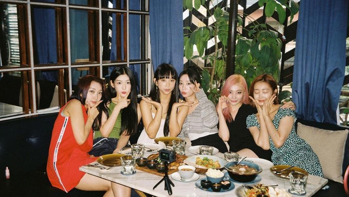 Buktikan Talenta Terbaiknya, 5 Orang Asli Indonsia Ini Sukses Debut Jadi Idol K-Pop dan Kini Populer!