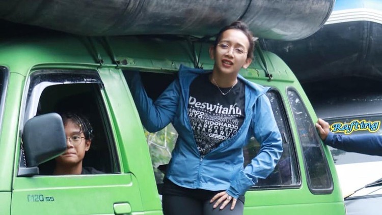 GKR Bendara Naik Angkot