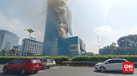 Gedung K Link Tower Kebakaran, 100 Petugas Pemadam Dikerahkan