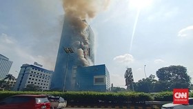 Gedung K Link Tower Jakarta Terbakar, Asap Hitam Membumbung Tinggi