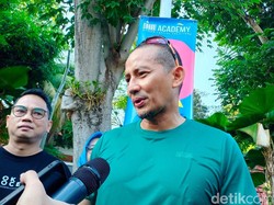 Menparekraf Dicurhati Pelaku UMKM Saat Senam di Taman Bungkul Surabaya