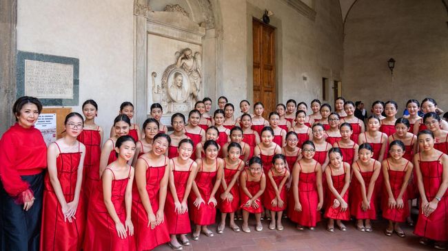 Paduan suara anak The Resonanz Children's Choir jadi juara umum kompetisi Leonardo Da Vinci International Choral Festival di Firenze, Italia, Jumat (14/7).