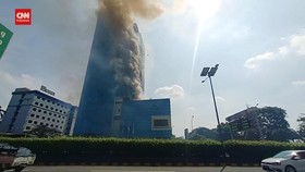 VIDEO: Detik-detik Kebakaran di Gedung K-Link Tower