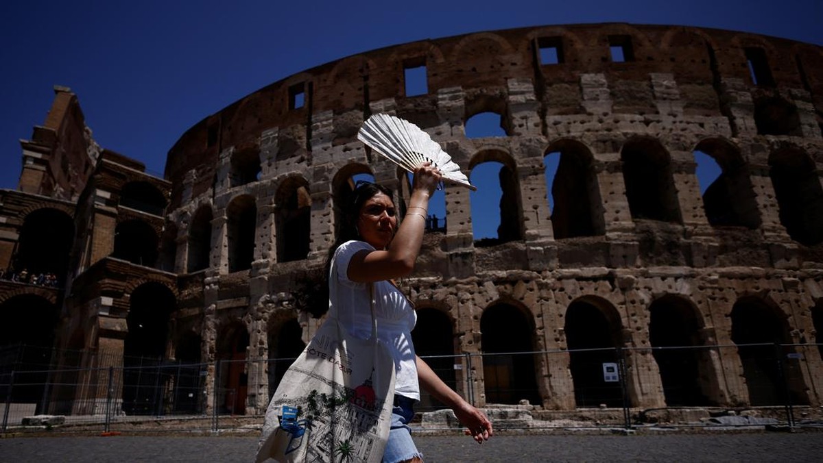 FOTO: Gelombang Panas di Italia Capai 48 Derajat Celsius