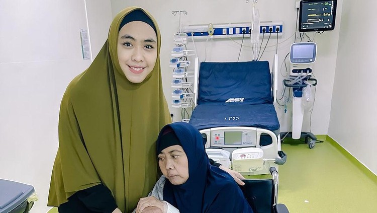 Ibu Oki Setiana Dewi Ibu Oki Setiana Dewi