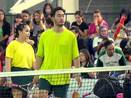 7 Potret Nagita Slavina & Jeje Govinda Satu Tim Main Tenis, Jadi Sorotan Netizen Bun