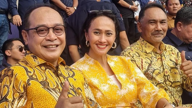 Ketua DPP Partai Golkar Christina Aryani dan sejumlah kolega di partai beringin menghadiri acara Apel Siaga Perubahan yang digelar Partai NasDem di Stadion GBK.