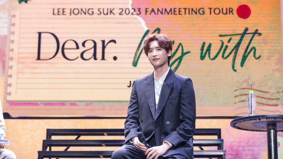 Lee Jong Suk