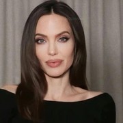 Angelina Jolie Punya Kebiasaan yang Membuat Kulitnya Glowing, Bisa Ditiru!