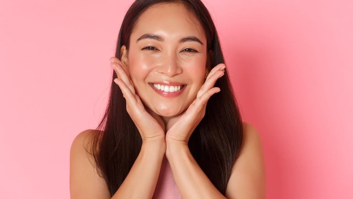 Rutinitas Sederhana yang Membuat Kulit Jadi Glowing, Dimulai dari Hal Kecil!