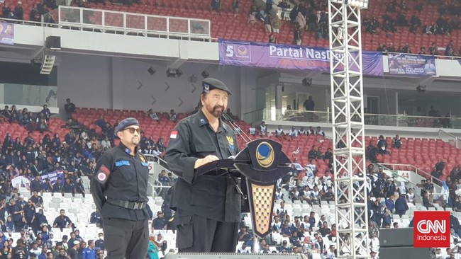 Surya Paloh mengatakan partainya pada Pilpres 2014 lalu berani mendukung Jokowi karena mengusung ide revolusi mental --yang menurutnya tak terwujud saat ini.