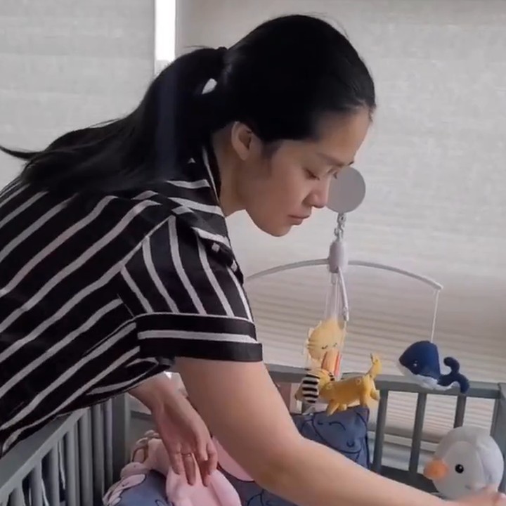 <p>Gracia Indri juga memiliki kasur bayi yang berisi dengan banyak perabotan dan mainan lucu. (Foto: Instagram @graciaz14)</p>