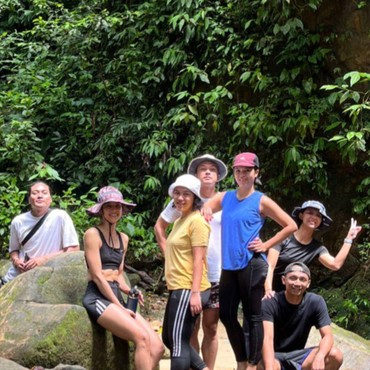 7 Foto Diduga Nicholas Saputra Liburan Bareng Mariana Renata Terungkap