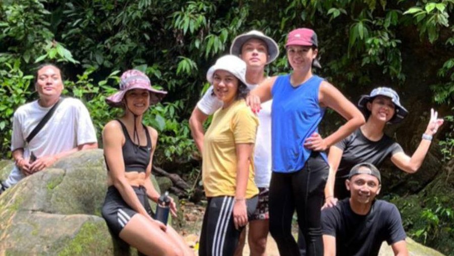 Foto Nicholas Saputra Liburan