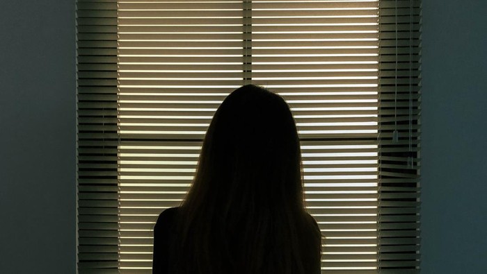 Ternyata Ada 5 Penyebab Seseorang Sering Dilanda Nggak Percaya Diri, Termasuk Trauma Masa Kecil!