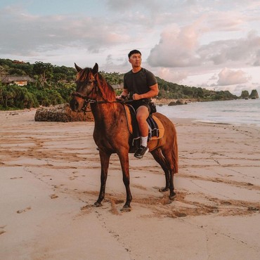 Terpopuler: Suami Nikita Willy Diduga Pakai Harta Tante hingga Pekerjaan Fahmi