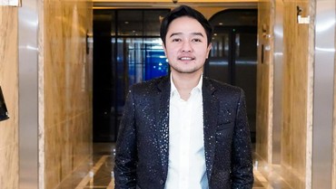 img-title Kabar Terbaru Abash Eks Pacar Lucinta Luna yang Masih Disorot