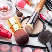 6 Kandungan Berbahaya dalam Produk Kosmetik yang Masih Marak Beredar di Pasaran, Kamu Perlu Tahu!