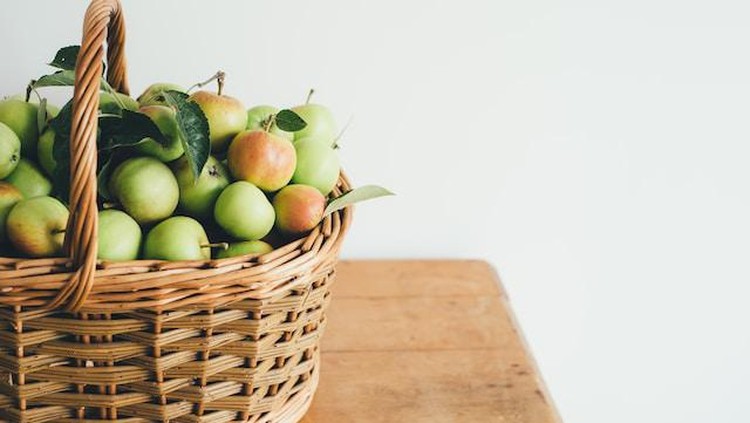 Keranjang Buah Buah apel malang.