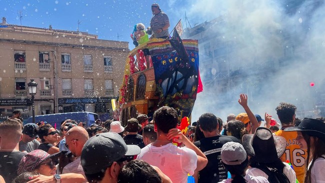 FOTO: Serunya Festival Perang Air Madrid di Tengah Gelombang Panas