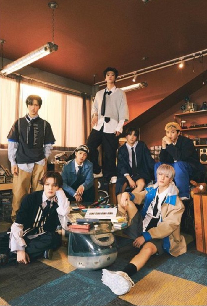 NCT Dream juga menampilkan pesona yang semakin dewasa dalam setiap foto teaser. Mereka merilis foto berkonsep ‘Introvert’ dengan pesona polos dan menghangatkan/Foto: instagram.com/nct_dream