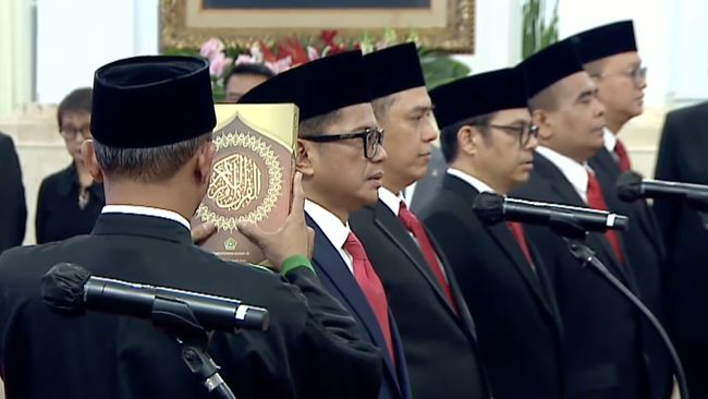 Saat reshuffle kabinet Jokowi, Menteri, Wamen, dan sejumlah pejabat lainnya dilantik dan bersumpah di atas Al-Quran. Apa makna sumpah Al-Quran dalam Islam?